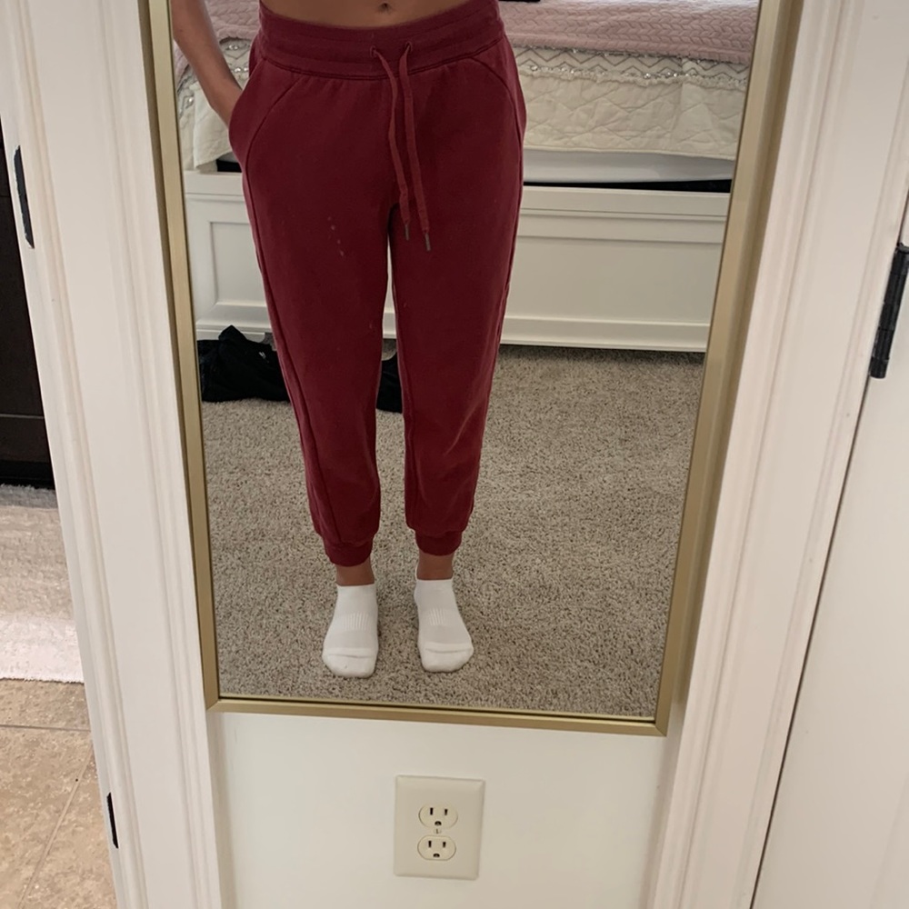 Brand new lululemon scuba sweatpants!!